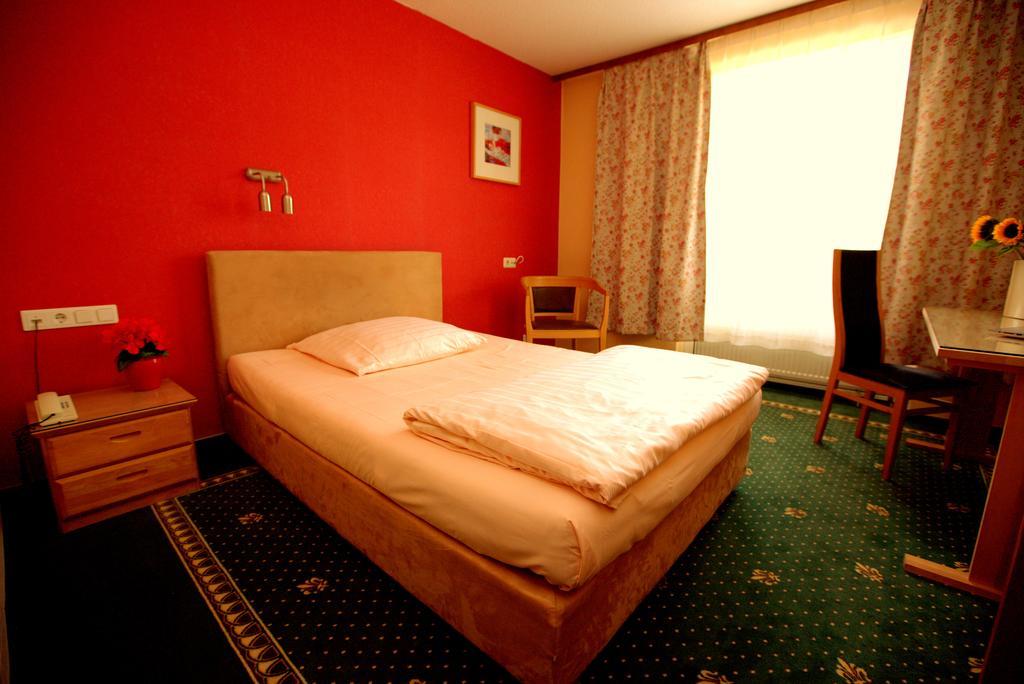 Airport Hotel Walldorf Mörfelden-Walldorf Екстериор снимка