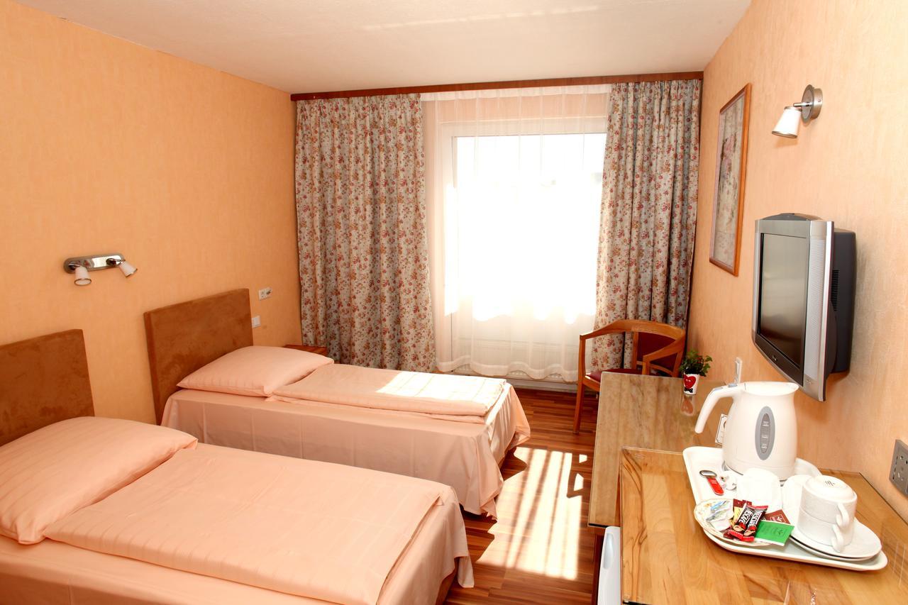 Airport Hotel Walldorf Mörfelden-Walldorf Екстериор снимка