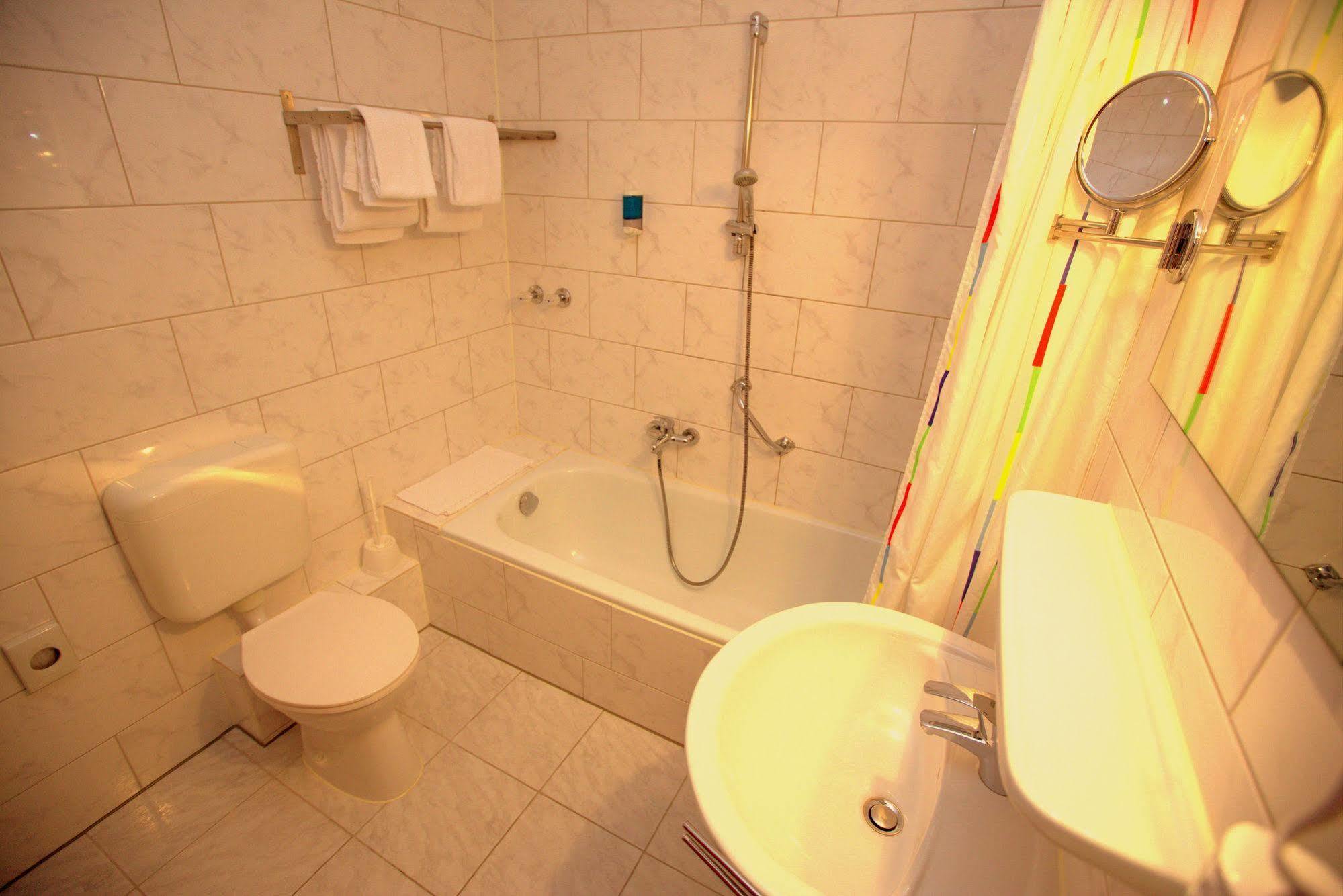 Airport Hotel Walldorf Mörfelden-Walldorf Екстериор снимка